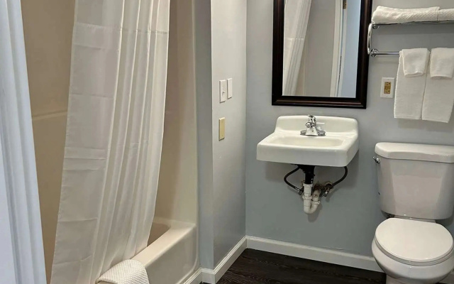 Rodeway Inn Clemmons - Winston-Salem Area