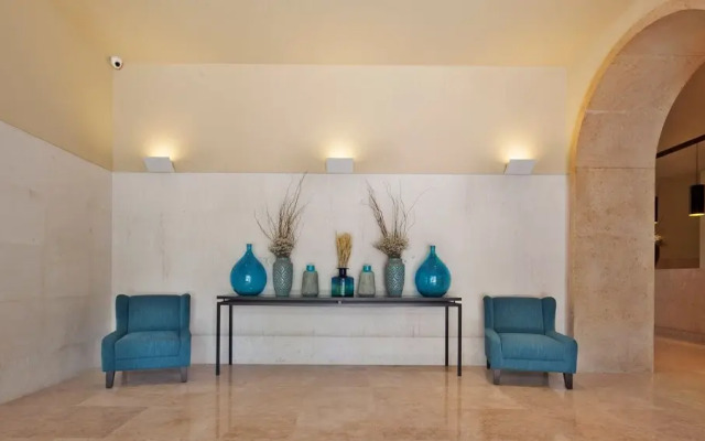 Gary01 Exclusive Top Floor 2BD by the Timeout Market