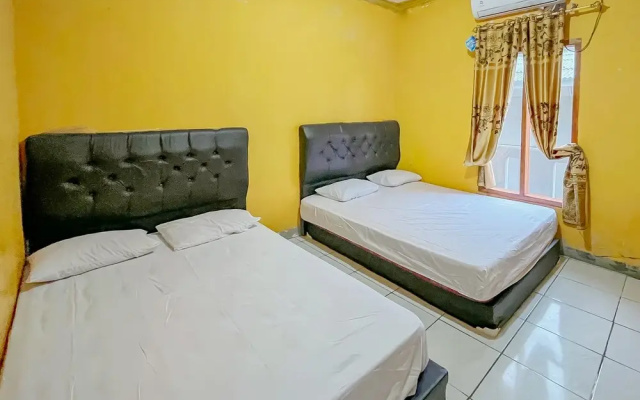 Penginapan Diar near Pantai Santolo