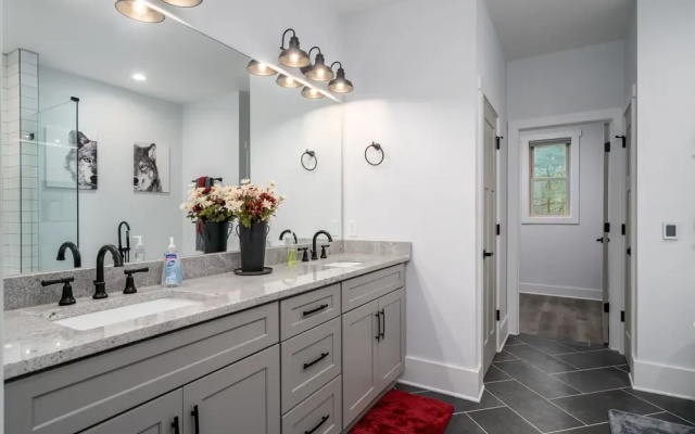 Whitetail Woods 3 Bedroom Home by RedAwning