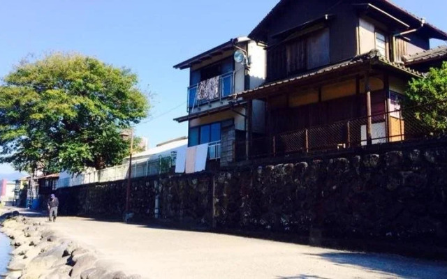 Yasuragi Guest House & Bar