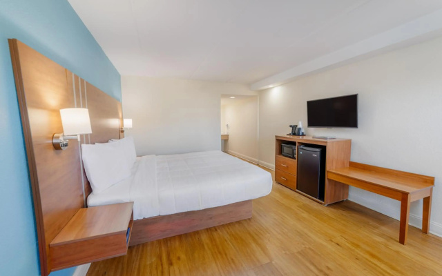 Dunes Inn & Suites