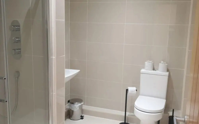 Luxe One Bed W/city View Near Ipswich Waterfront