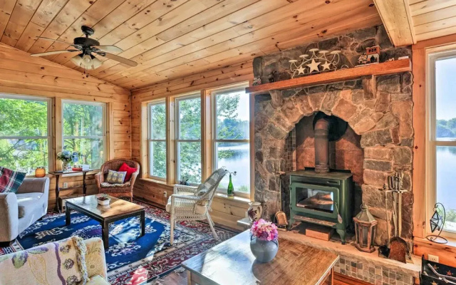 Lakefront Retreat w/ Dock & Yard in Tobyhanna!