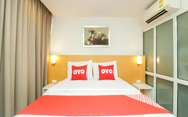 OYO 225 Premier Place Hotel