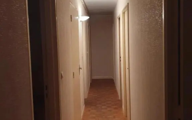 Dans grand appart de 113m2 proche Paris