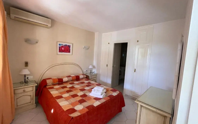 Apartamentos El Toro