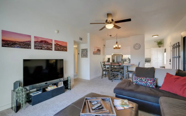 Scottsdale Condo ~ 1 Mi to Spring Training!