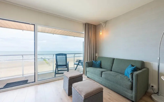 Modern Studio With sea View and Garage