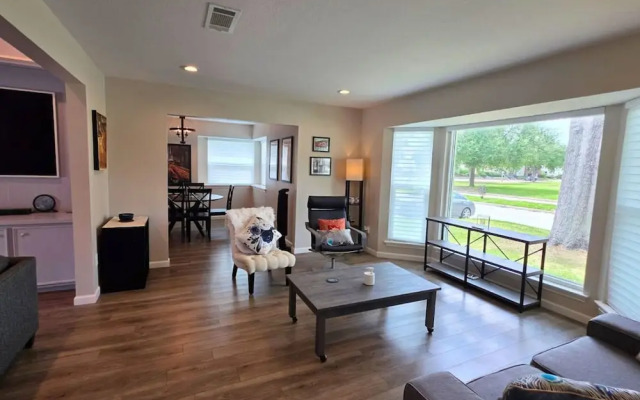 Spacious 4bd Retreat Near Nasa and Kemah