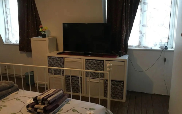 Beautiful 2-bed Apartment in Dagenham