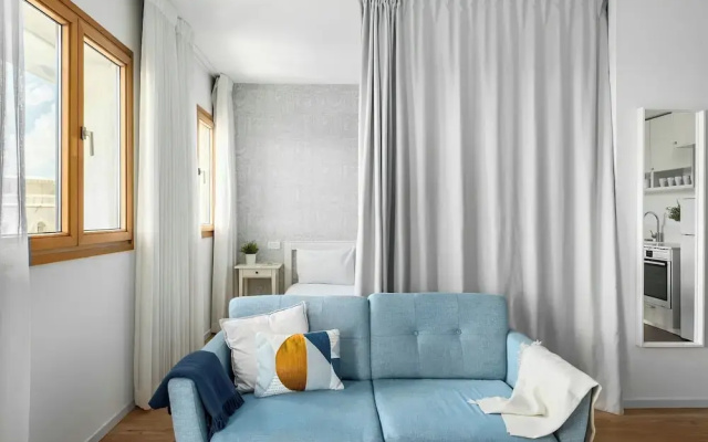 Jaffa Beachfront Studio by Sea N' Rent