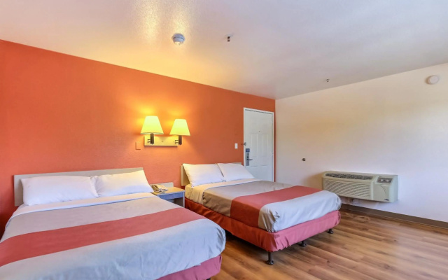 Motel 6 Pinole, CA