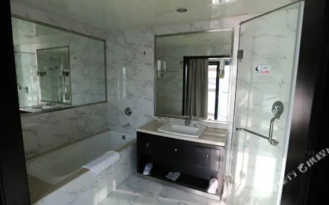 Zhushanhu Lake Town Lakeside Pavilion Hotel