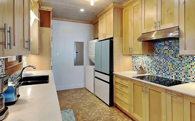 Treehouse Haven by Ryson Vacation Rentals