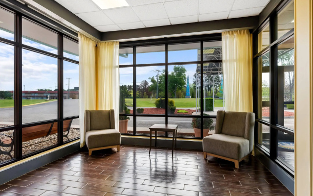 Days Inn by Wyndham Petersburg/South Fort Lee