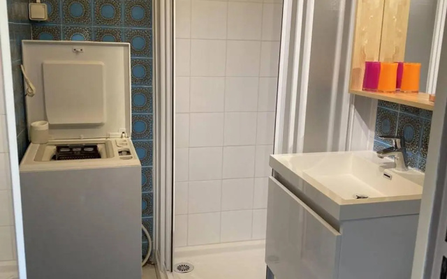 Appartement Balaruc-les-Bains, 1 pièce, 2 personnes - FR-1-553-134
