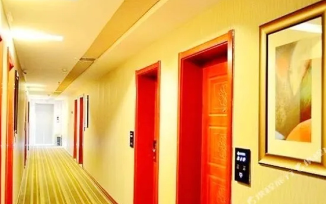 Xingye Zhenmei Hotel (Wuhan Zhongjia Village Subway Station Guiyuan Temple Store)