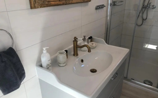 Sweet Suite with free private parking
