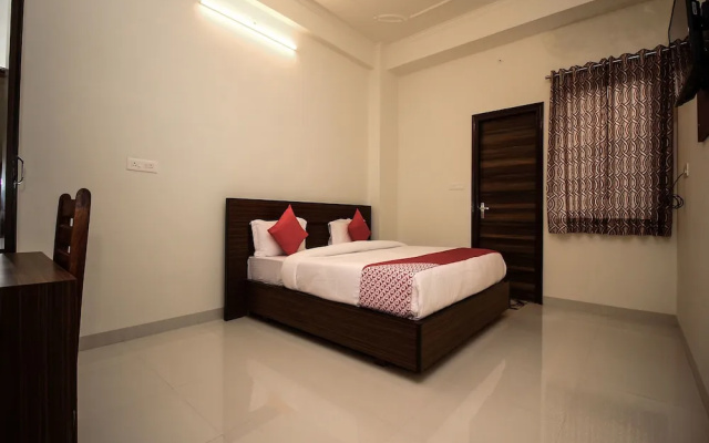 Capital O 17241 Hotel Mayra