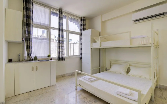 Bienvenue Stays - Hostel