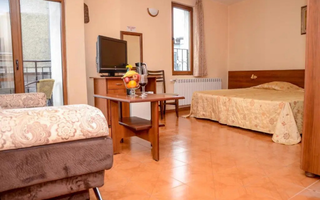 Lucky Hotel
