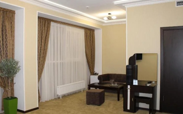 Hotel RIVER