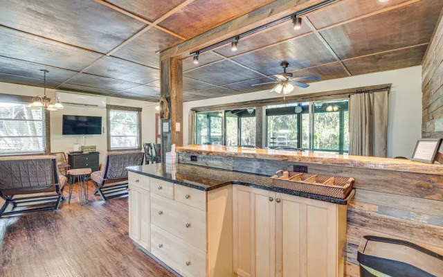 Waterside Anglers Heaven: Crooked River Fish Camp