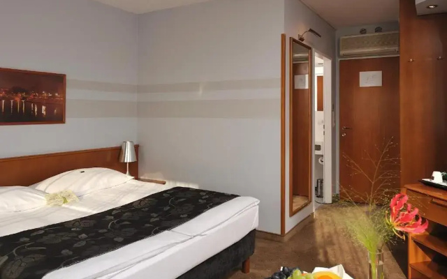 City Hotel