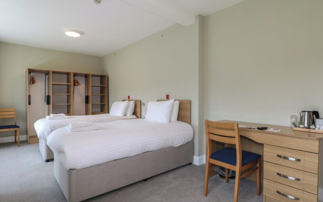 Marine Court Ground-floor Accessible Twin
