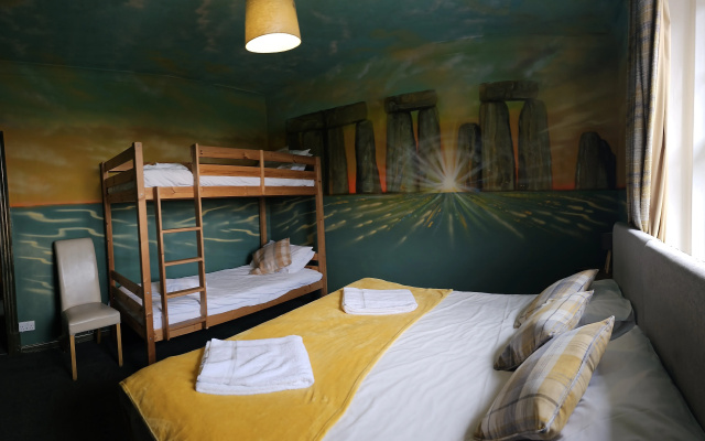 Stonehenge Inn