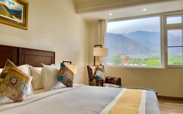 Hotel Green View - Behind Pramarth Niketan
