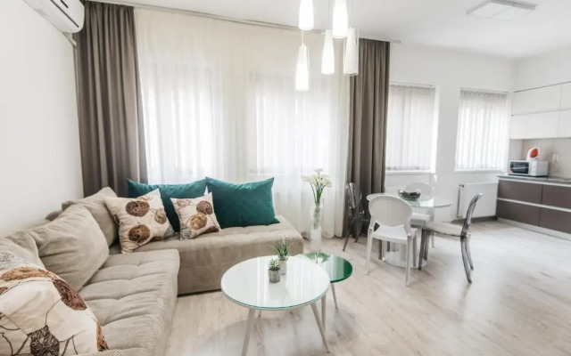 Silver Apartment