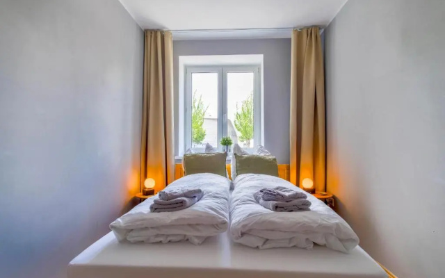 4-Room Luxury Apartment - close to Central Station, free parking, kitchen
