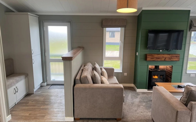 Sure Studio by Best Western Brackenborough Lakes & Resort