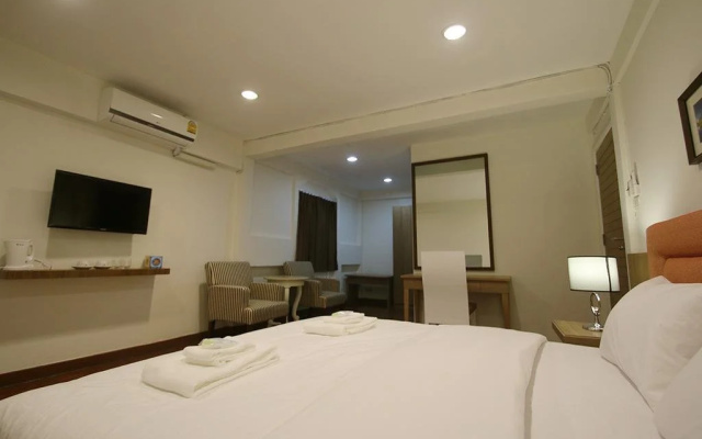 09 Hostel