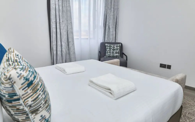 Nari By Edmor Suites