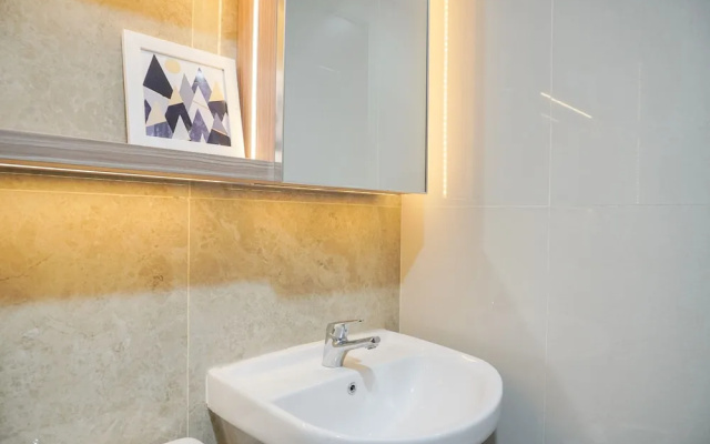 Warm And Minimalist Studio Transpark Bintaro Apartment