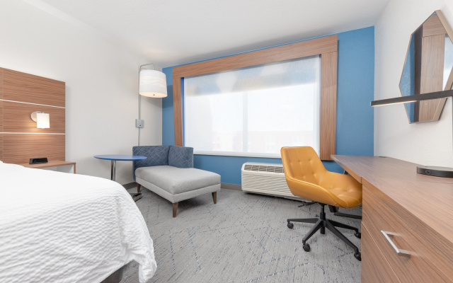 Holiday Inn Express & Suites Moore by IHG