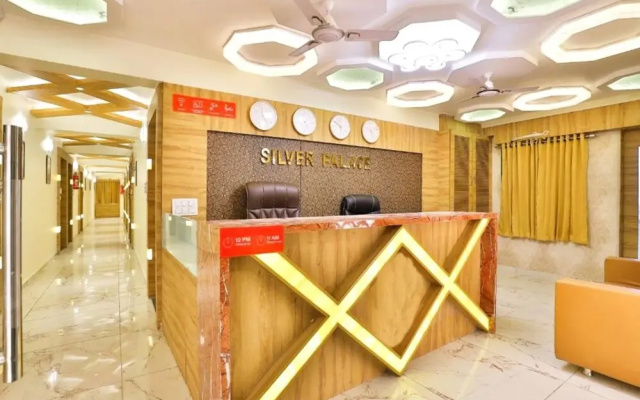Goroomgo Silver Palace Ahemadabad