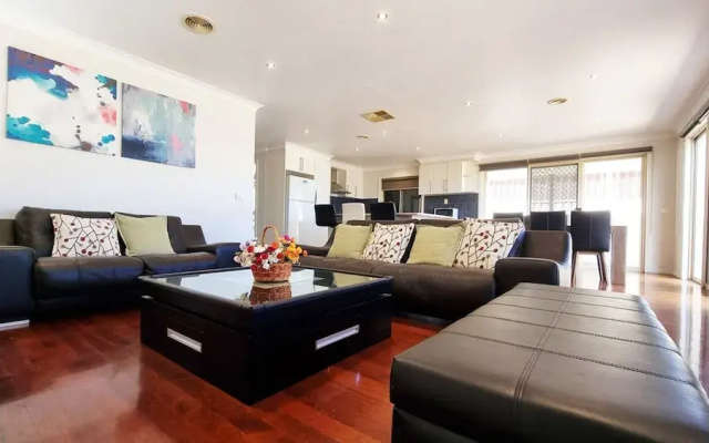 St Albans House - Spacious and Modern Home