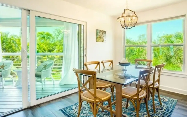 Henderson 3 Bedroom Home by RedAwning