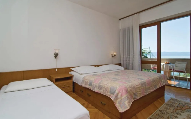 Beautiful Apartment in Krilo Jesenice With 3 Bedrooms