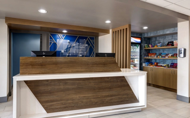 Holiday Inn Express & Suites Central Omaha by IHG