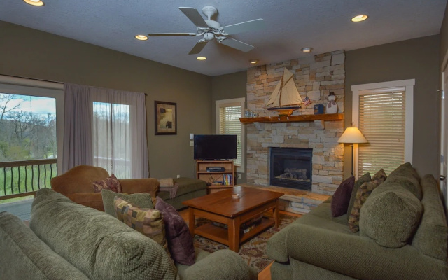 Whispering Pines 5 Bedroom Townhome