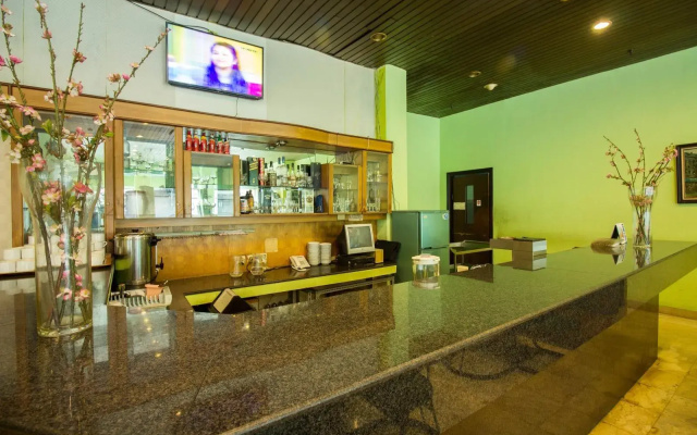 Super OYO Townhouse 2 Hotel Gunung Sahari