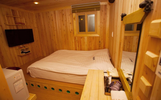 Seogwipo Harbor Hotel & Guesthouse