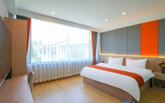 Moon Bay Boutique Hotel
