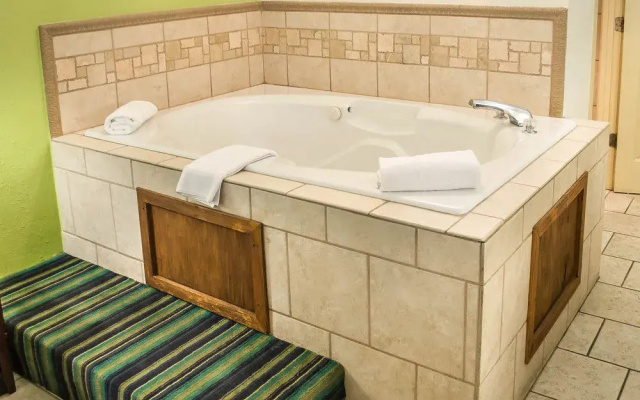 Quality Inn & Suites Rainwater Park