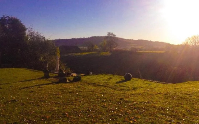 Woundales Farmhouse bed and breakfast